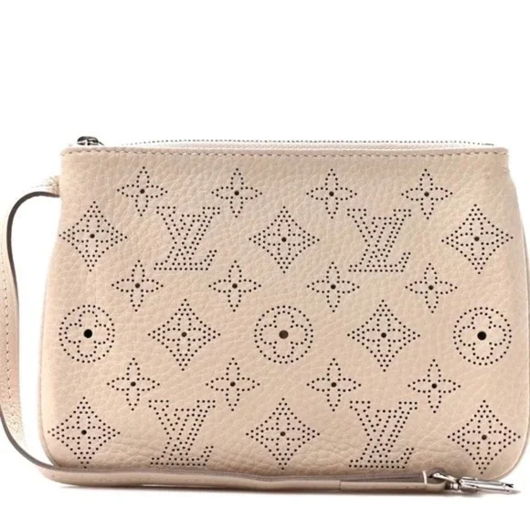 Louis Vuitton Selene Pouch Mahina Beige - Picture 1 of 8